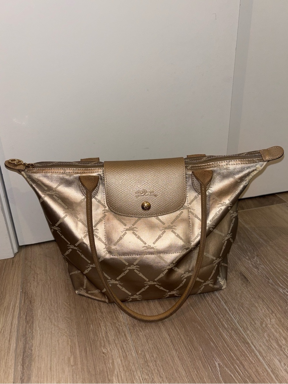 Longchamp Le Pliage Medium Metallic Gold Tote
